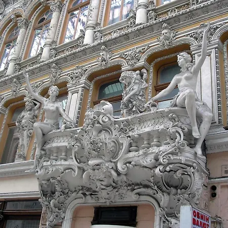 Deribasovskaya 19