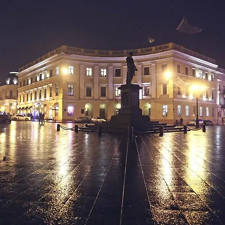 Apartment Deribasovskaya 19